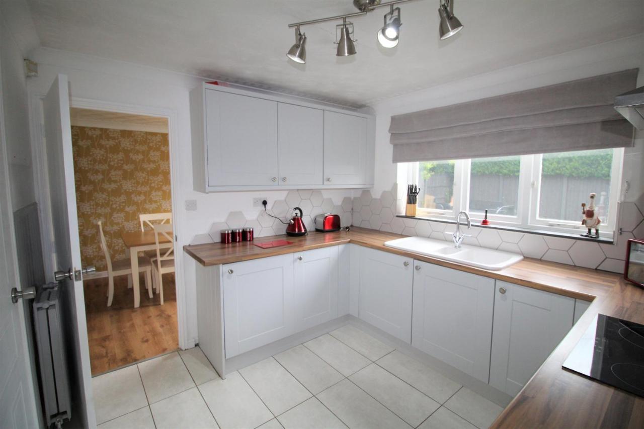 Doncaster - Warmsworth - Great Customer Feedback - 3 Bed Detached House - Private Garden & Parking Plus Garage - Quiet Cul De Sac Location - Dog Friendly - Fast Wifi - Close To Motorway Access מראה חיצוני תמונה